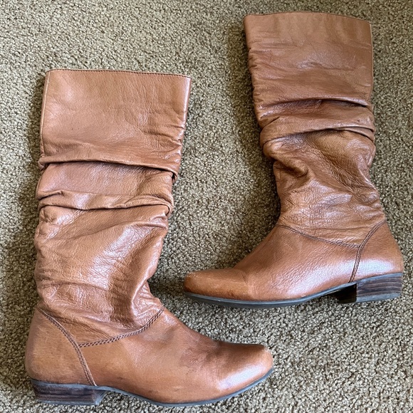 Tan leather boots - Picture 6 of 7